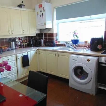 Image 2 - Harley Street, Burnley, BB12 6RP, United Kingdom - Townhouse for sale