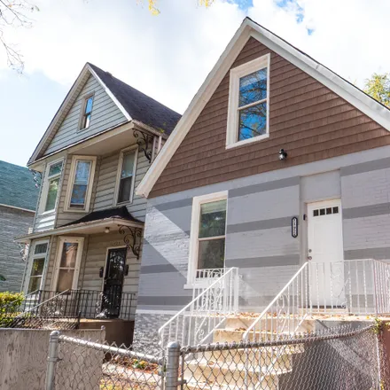 Image 2 - 11926 South Lowe Avenue, Chicago, IL 60628, USA - House for sale