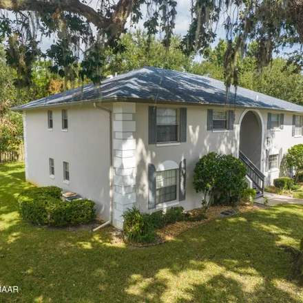 Buy this 2 bed condo on 203 South Orchard Street in Ormond Beach, FL 32174
