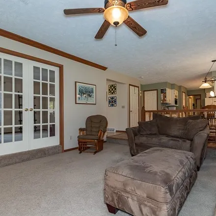 Image 3 - 6980 Kathleen Drive, Mentor, OH 44060, USA - House for sale