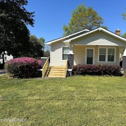 Rent this 2 bed house on 375 East Wallace Street in Burgaw, NC 28425