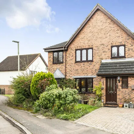 Buy this 5 bed house on The Roost in 17 Bradmore Way, Reading