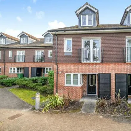 Image 1 - Downsedge Terrace, Guildford, GU1 2SS, United Kingdom - Townhouse for sale