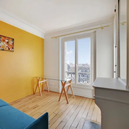 Image 3 - 12 Avenue Claude Vellefaux, 75010 Paris, France - Apartment for rent