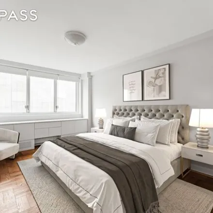 Image 2 - 20 East 68th Street, New York, NY 10065, USA - Townhouse for rent