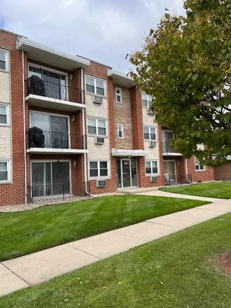 Buy this 1 bed house on 10527 South Pulaski Road in Chicago, IL 60655