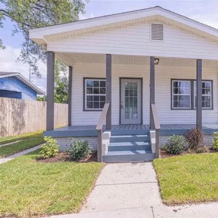 Buy this 3 bed house on 768 West la Rua Street in Pensacola, FL 32501