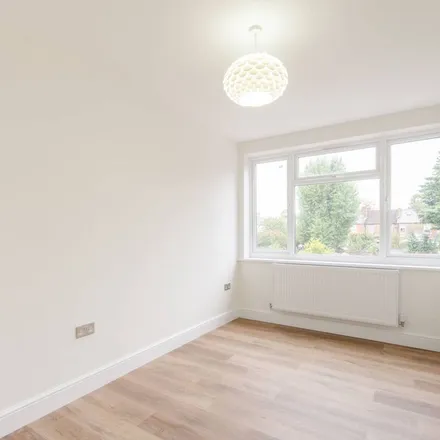 Rent this 3 bed apartment on Dental Lab in Headstone Road, London