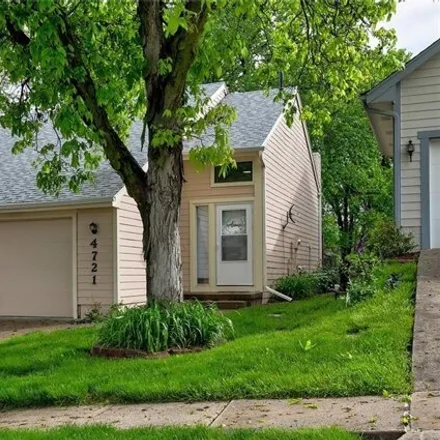 Buy this 2 bed house on 4701 71st Street in Urbandale, IA 50322