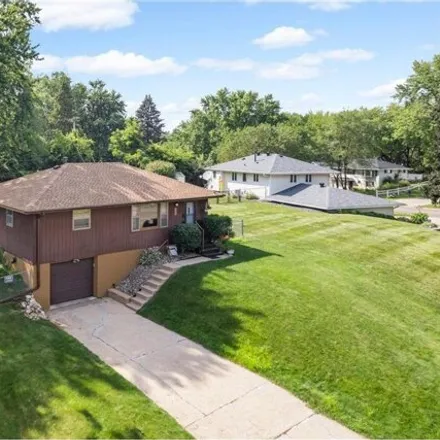 Image 3 - 188 Greenway Ave N, Oakdale, Minnesota, 55128 - House for sale