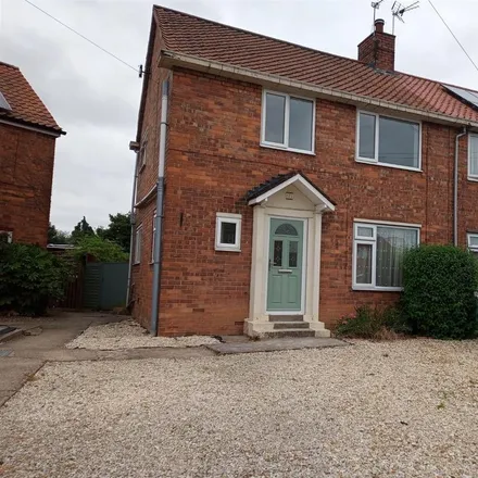 Rent this 3 bed duplex on Derwent Crescent in Howden, DN14 7AP