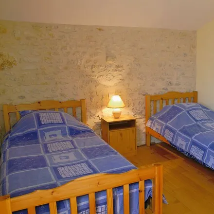 Rent this 4 bed house on 17770 Saint-Hilaire-de-Villefranche