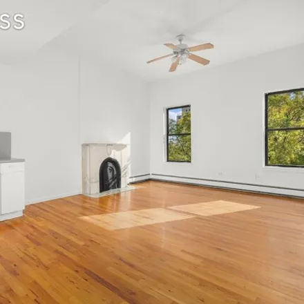Image 3 - 180 Nevins Street, New York, NY 11217, USA - Townhouse for sale