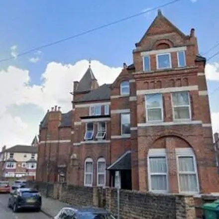 Rent this 6 bed apartment on 4 Gedling Grove in Nottingham, NG7 4DU