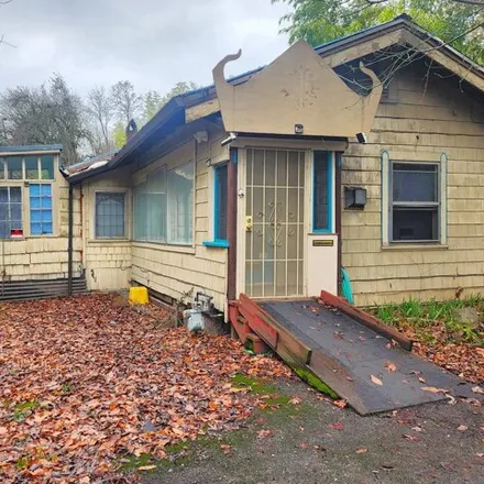 Buy this 2 bed house on 6805 North Alta Avenue in Portland, OR 97203