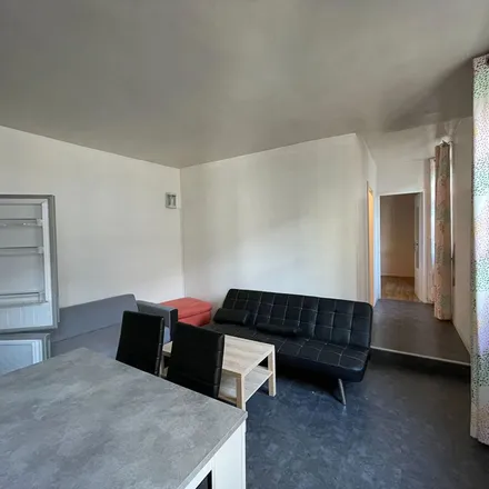 Rent this 3 bed apartment on 71 Cours Clemenceau in 76100 Rouen, France