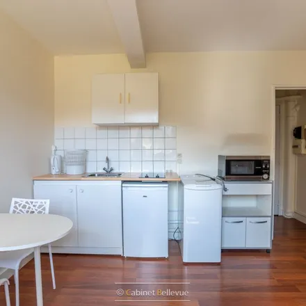 Rent this 1 bed apartment on 6 ter Avenue Le Corbeiller in 92190 Meudon, France