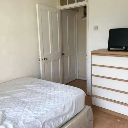 Rent this 4 bed apartment on Spelman House in Spelman Street, Spitalfields