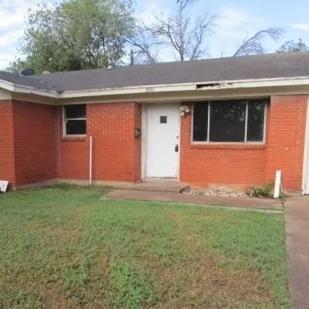 Rent this 3 bed house on 2450 Glendale Drive in Abilene, TX 79603
