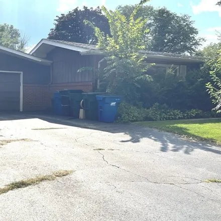Buy this 3 bed house on 13206 South Adsit Road in Palos Township, IL 60464