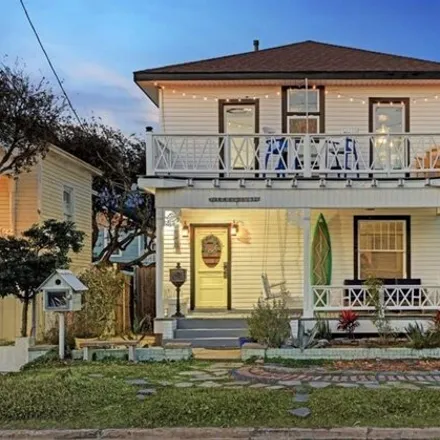 Buy this 3 bed house on 1886 Avenue O ½ in Galveston, TX 77550