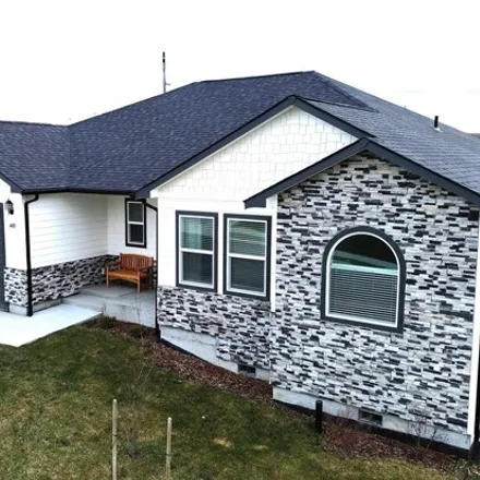 Buy this 3 bed house on 605 Southwest Umatilla Court in Pullman, WA 99163