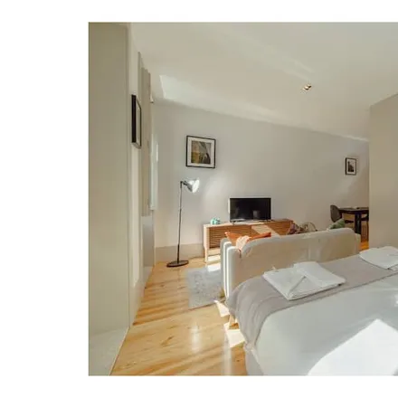 Rent this studio apartment on fredsontattoo in Rua de Antero de Quental, 4000-087 Porto