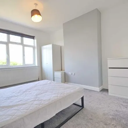 Image 7 - 211 Southmead Road, Bristol, BS10 5DX, United Kingdom - Townhouse for rent