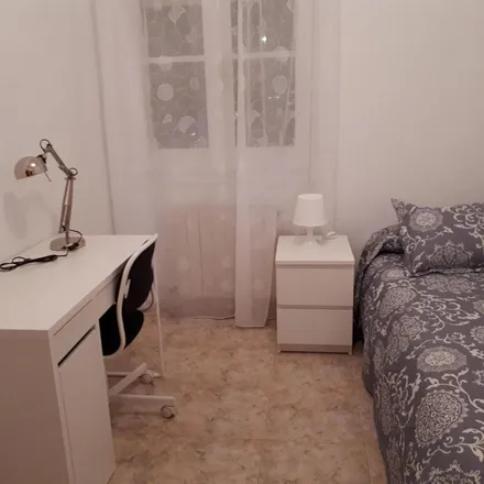 Rent this 4 bed apartment on Calle Mosén Agustín Gericó Nadal in 6, 50007 Zaragoza