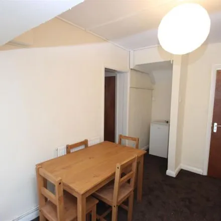 Rent this 9 bed apartment on 5 Parsons Place in Oxford, OX4 1BT