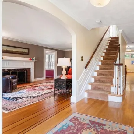 Image 2 - 12 Graydale Circle, Newton, MA 02466, USA - House for sale