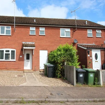 Rent this 3 bed townhouse on 29 Hall Close in Fakenham, NR21 8HG