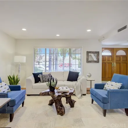 Image 7 - 18021 Delano Street, Los Angeles, CA 91316, USA - House for sale
