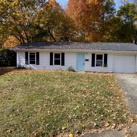 Buy this 3 bed house on 105 Woodview Drive in Wilmington, OH 45177