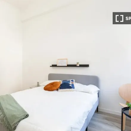 Rent this 7 bed room on Via Pietro Custodi in 2, 20136 Milan MI