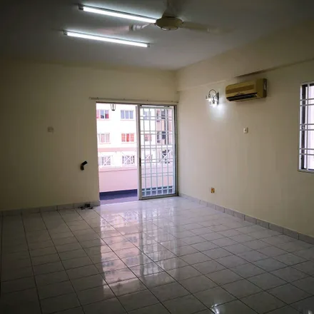 Rent this 3 bed apartment on 7-Eleven in Persiaran Surian, Mutiara Damansara