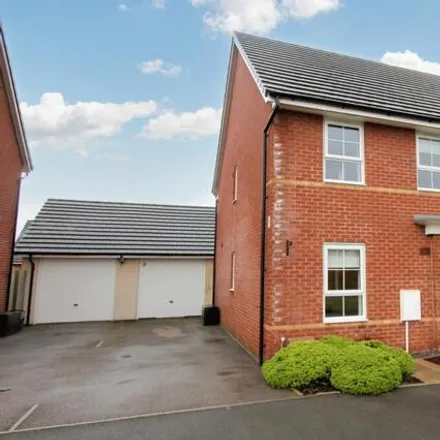 Buy this 3 bed townhouse on Green Meadow Close in St Athan, CF62 4NT
