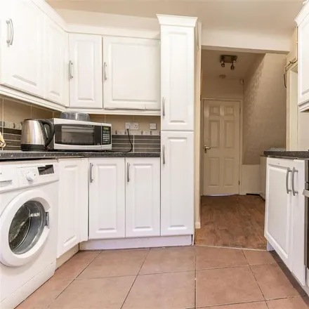 Image 3 - Fladbury Crescent, Metchley, B29 6PL, United Kingdom - House for rent