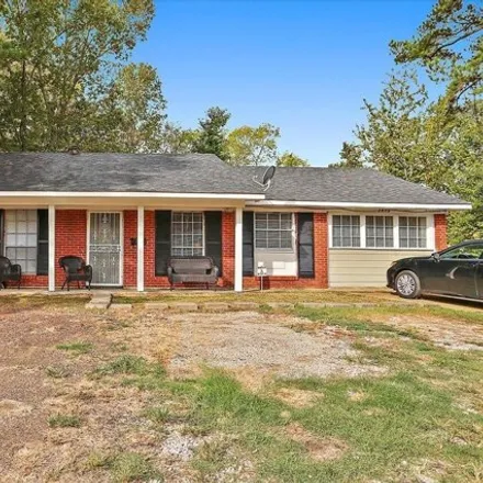 Buy this 3 bed house on 2565 West McDowell Road in Jackson, MS 39204