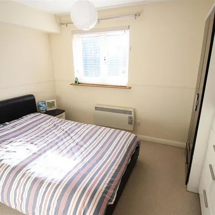 Image 1 - Alexandra Court, Hollywater, GU35 0AJ, United Kingdom - Apartment for rent