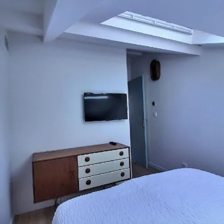 Rent this 3 bed apartment on 60 Rue Amelot in 75011 Paris, France