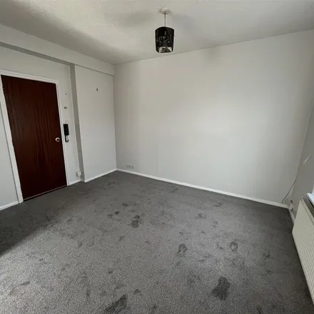 Image 3 - Move, Queensway, Dunstable, LU5 4ET, United Kingdom - Apartment for rent