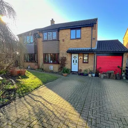 Buy this 4 bed house on The Boundary in Milton Keynes, MK6 2RT