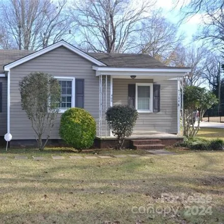 Rent this 3 bed house on 498 Unity Street in Whiteville Park, Fort Mill