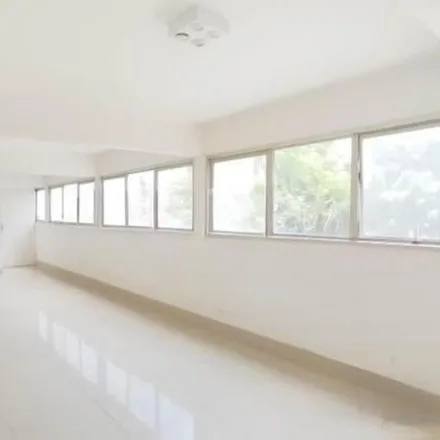 Buy this 3 bed apartment on Condomínio Omega Edifício Modular in Rua Vieira de Morais 601, Campo Belo