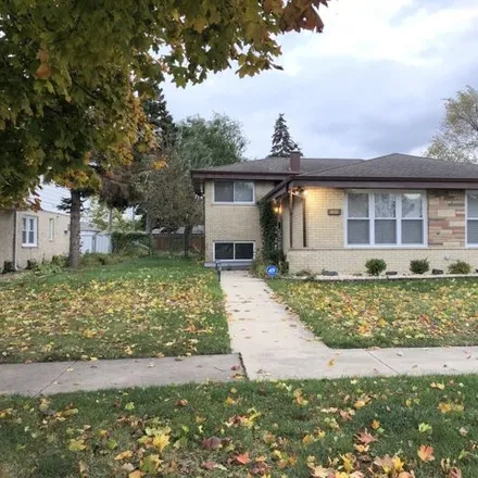 Buy this 4 bed house on 4881 West 107th Street in Oak Lawn, IL 60453