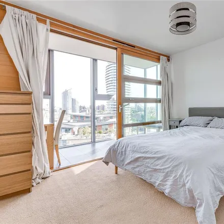 Image 3 - Falcon Wharf, 34 Lombard Road, London, SW11 3RY, United Kingdom - Apartment for rent