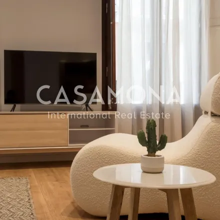 Rent this 3 bed apartment on Banco Español de Crédito (Banesto) in Plaça de Catalunya, 10