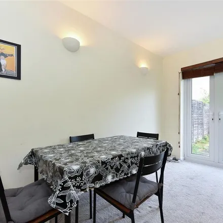 Image 5 - Langbourne Place, Westferry Road, Millwall, London, E14 3WW, United Kingdom - Townhouse for rent