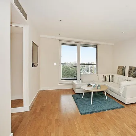 Rent this 2 bed apartment on Fountain House in The Boulevard, London